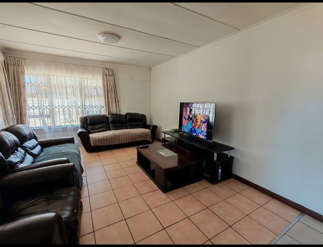 4 BEDROOM HOUSE FOR SALE IN BIRCH ACRES